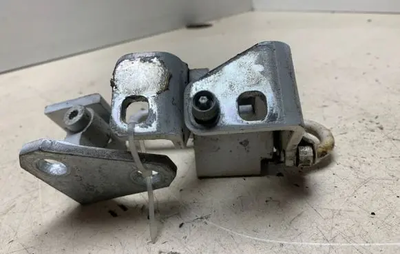 Volkswagen Golf VI Front door hinges set C700