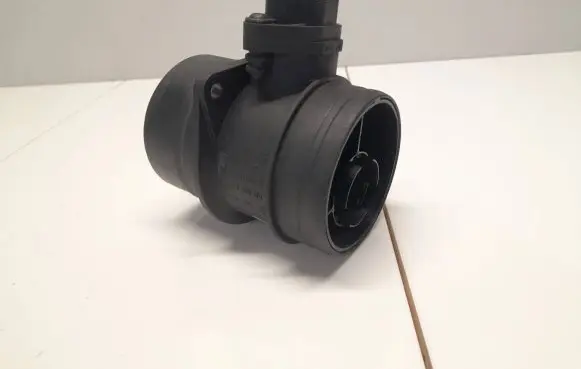 Audi A4 S4 B7 8E 8H Mass air flow meter 0281002461