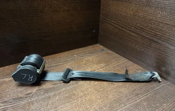 Seat Altea Rear seatbelt 5P0857805D 04167114