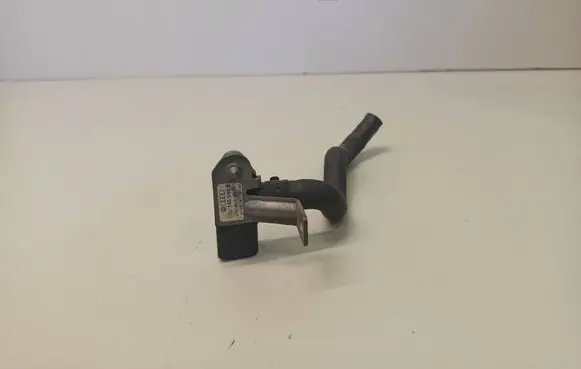 Skoda Octavia Mk3 (5E) Exhaust gas pressure sensor 04L906051B