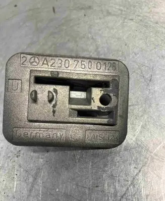 Mercedes-Benz SL R230 Rear door check strap stopper A2307500126