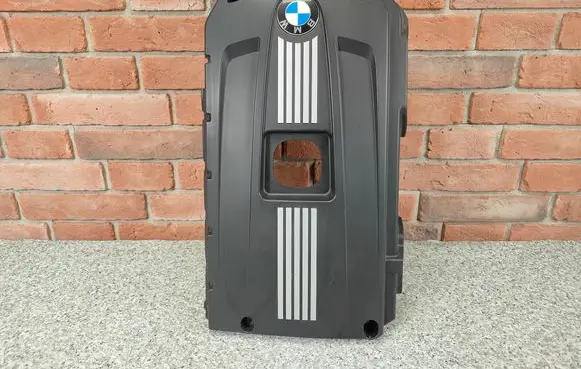 BMW 5 F10 F11 Engine cover (trim) 7590235