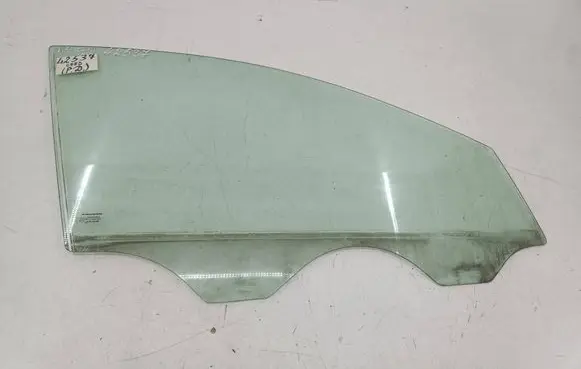 KIA Ceed Front door window glass four-door