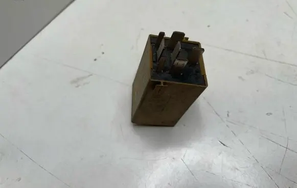 BMW 3 E46 Window wiper relay 61368364501