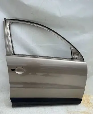 Volkswagen Tiguan Front door 5N0831312