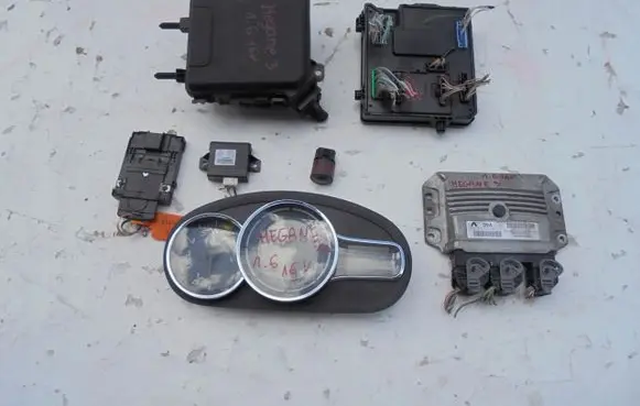 Renault Megane III Engine control unit/module ECU