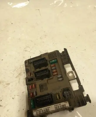 Peugeot Partner Fuse module 9650618580 567834702