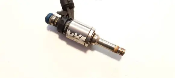 Nissan Juke I F15 Fuel injector 166001KC0A 0261500092
