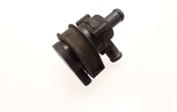 Volkswagen Golf V Water pump