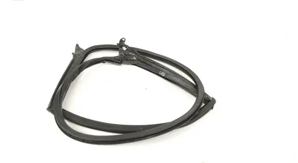 Mercedes-Benz GLA W156 X156 Rubber seal rear door 8T8833708