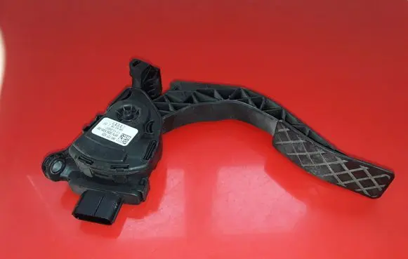 Audi A5 8T 8F Accelerator throttle pedal 8K1721523 6PV00950500