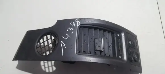 Honda CR-V Dash center air vent grill 77620SWWE020M1 77620-SWW-E020-M1