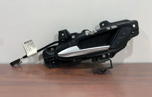 Alfa Romeo Stelvio Front door interior handle 160006682 6174022BLK
