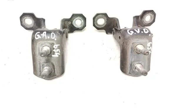 Rear door hinge set