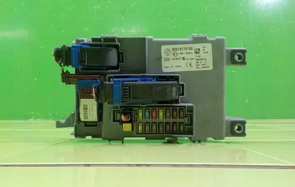 Fiat Doblo Fuse box set 00519170160 BEZPIECZNIKOW