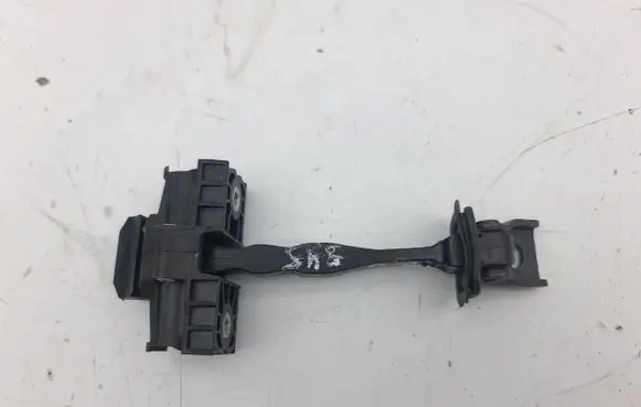 Volkswagen T-Roc Rear door check strap stopper