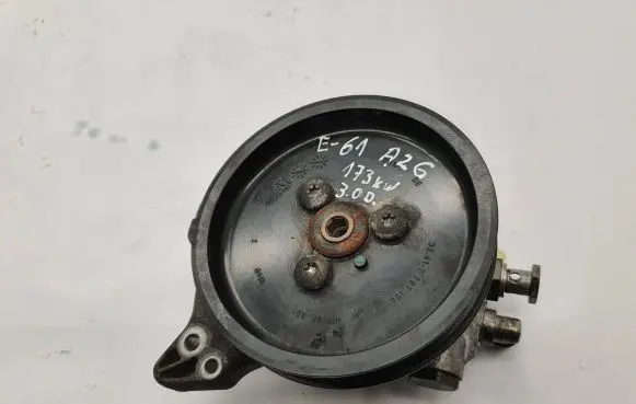 BMW 5 E60 E61 Power steering pump 6774698