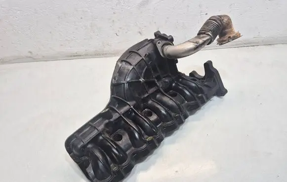 Hyundai Santa Fe Intake manifold 283102F011