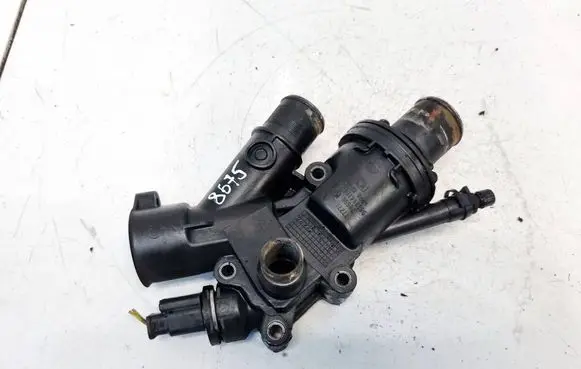 Engine coolant pipe/hose