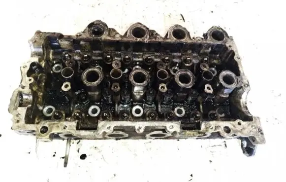 Ford Focus C-MAX Engine head 9655911480