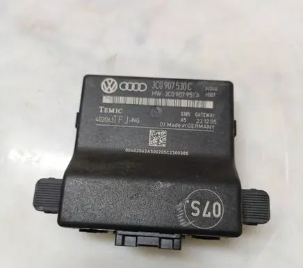 Volkswagen PASSAT B6 Gateway control module 3C0907530C 402063 3C0907951A