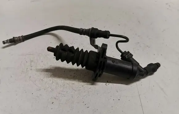 BMW 3 F30 F35 F31 Clutch master cylinder 6795711