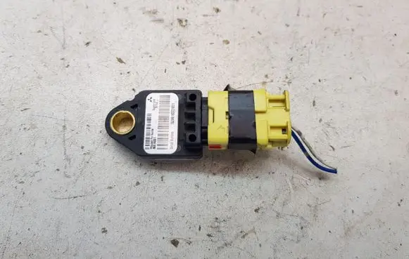 Mitsubishi Outlander Airbag deployment crash/impact sensor 8651A001 39754C