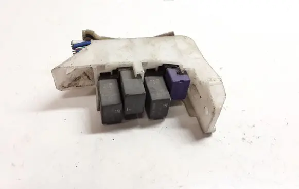 Toyota Aygo AB10 Fuse module 9008087021