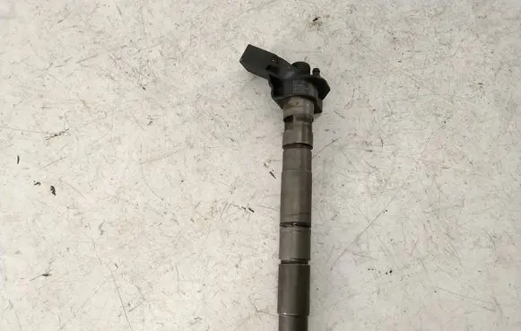Audi Q7 4L Fuel injector 059130277AH 061204 0445115052
