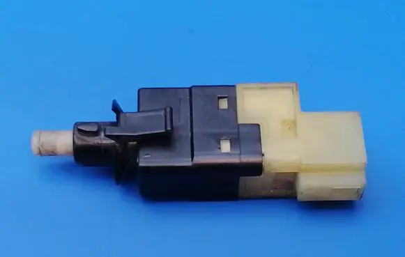 Mercedes-Benz E W211 Brake pedal sensor switch A0015454409