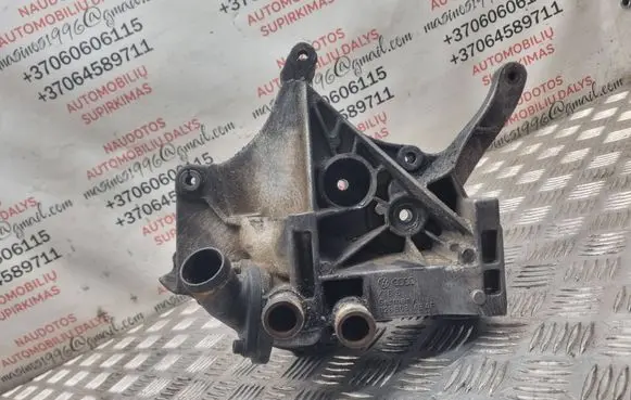 Volkswagen PASSAT B5 Generator/alternator bracket 028903143AF