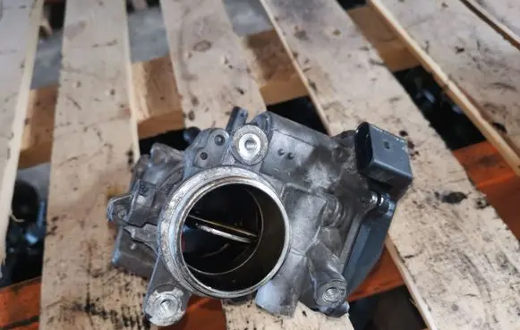 Skoda Octavia Mk3 (5E) Throttle valve 04L128063P