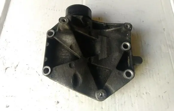 Opel Zafira B A/C compressor mount bracket 55161339 428702815