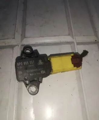 Audi A4 S4 B7 8E 8H Airbag deployment crash/impact sensor 8P0955557