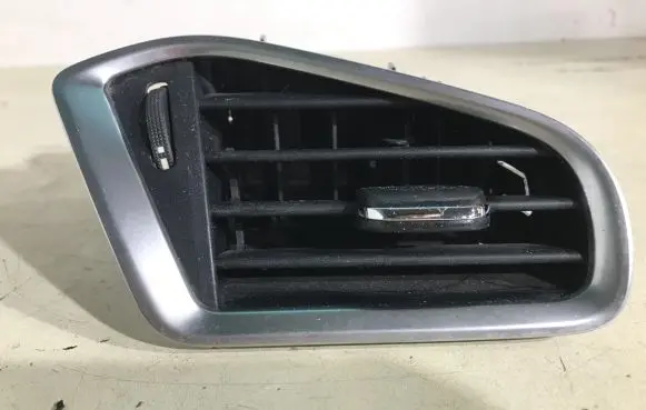 Citroen C4 II Dashboard side air vent grill/cover trim 9676606977 00127530