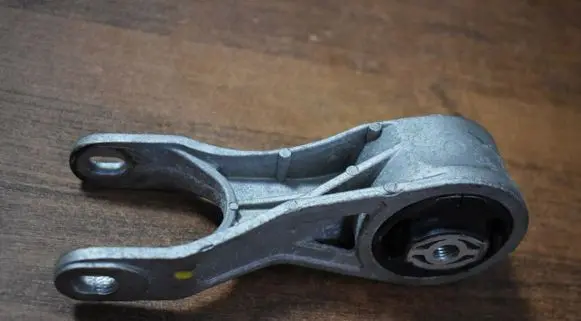Porsche Cayenne (9Y0 9Y3) Engine mount bracket 9Y0199343