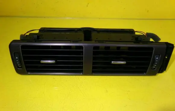 Audi A6 S6 C5 4B Dash center air vent grill 4B1820951