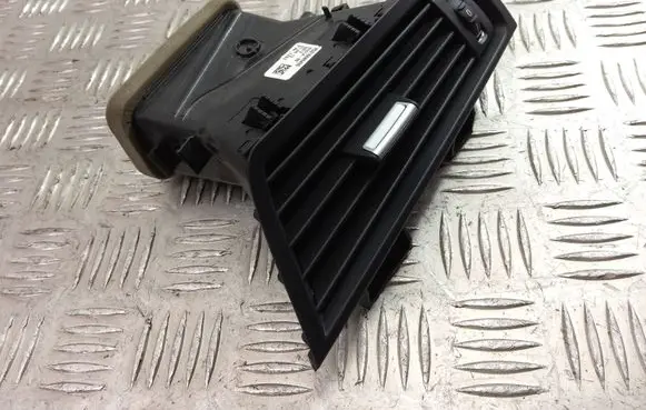 BMW 5 F10 F11 Dashboard side air vent grill/cover trim 9166884