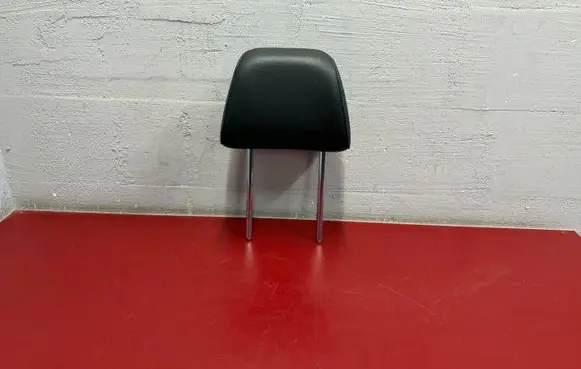 Volkswagen PASSAT B8 USA Front seat headrest