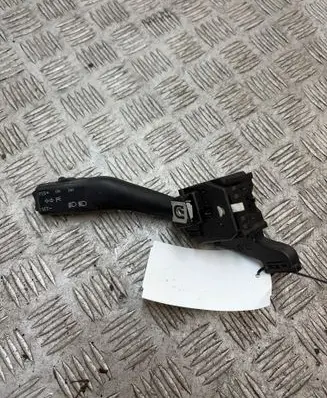 Volkswagen Touran I Indicator stalk 1K0953513A 01103501