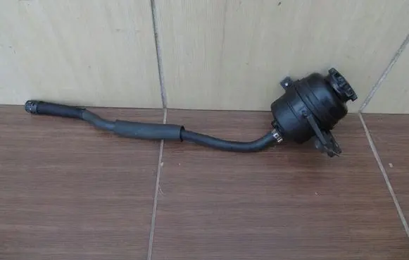 BMW 1 E81 E87 Power steering fluid tank/reservoir