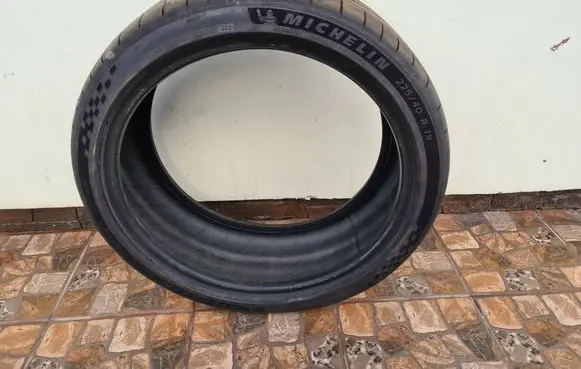 BMW 4 F36 Gran coupe R19 summer tire 