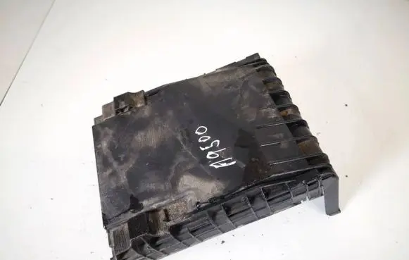 Volkswagen Golf V Fuse box cover 1k0937132