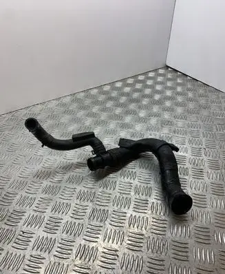 Volkswagen PASSAT B6 Engine coolant pipe/hose