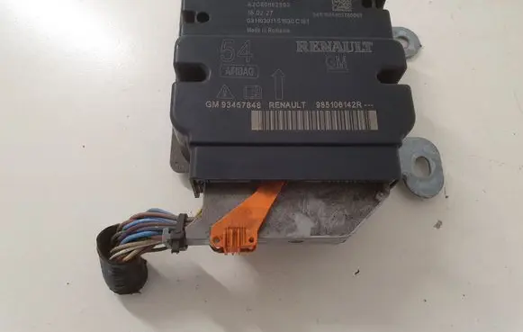 Opel Vivaro Airbag control unit/module 93457848 985106142R