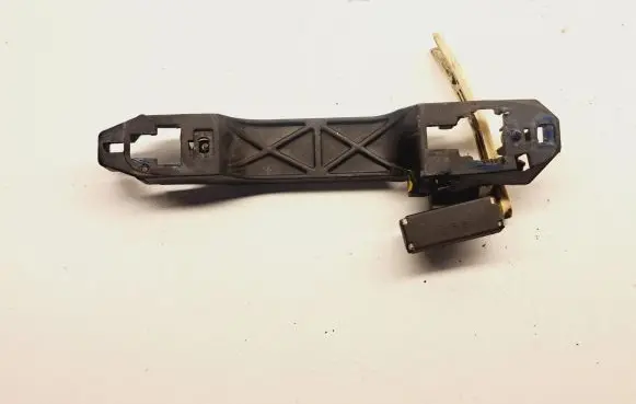 Toyota Corolla Verso E121 Rear door exterior handle/bracket 