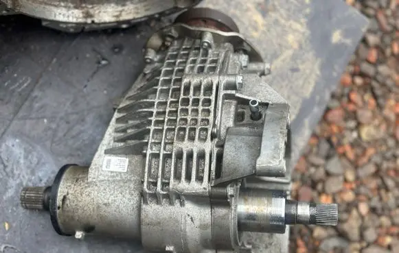 Volkswagen Transporter - Caravelle T5 Gearbox transfer box case 09N409053E 14112017