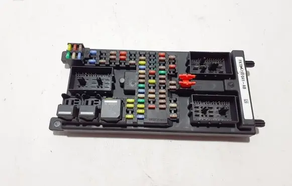 Land Rover Discovery Sport Fuse module FK7214F041AB