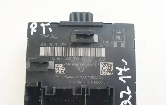 Audi Q2 - Door control unit/module 5Q0959595B 5Q0959595E 080916E1822357