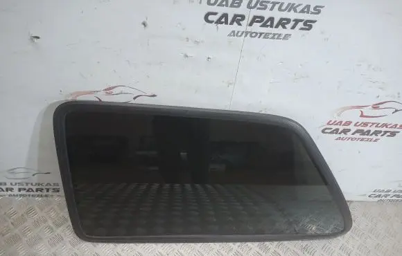 Volkswagen Golf II Rear side window